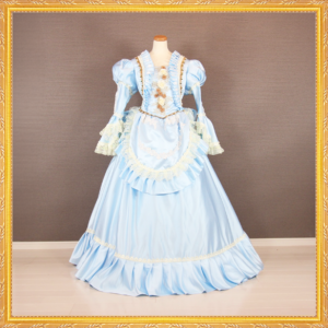 ロココ調,ロココ調ドレス,中世,王女,皇女,宮廷,宮廷風ドレス,袖付きドレス,ロングスリーブ,腕を隠したい,水色のドレス
